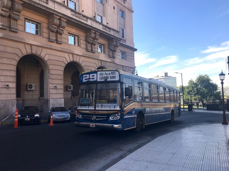 como andar de transporte público em Buenos Aires